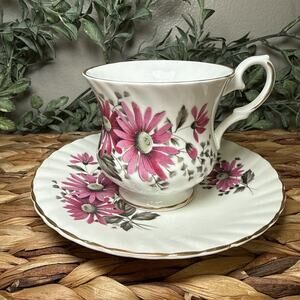 ROYAL Dover Tea Cup & Saucer Floral Pink Daisy Bone China Gold Trim England Vtg